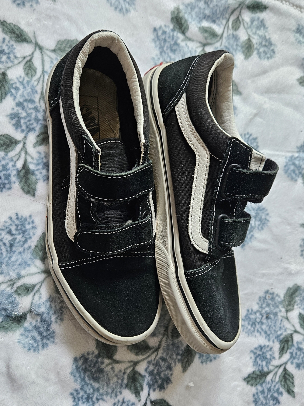 Vans Kids Black & White Velcro Old Skool Sneakers